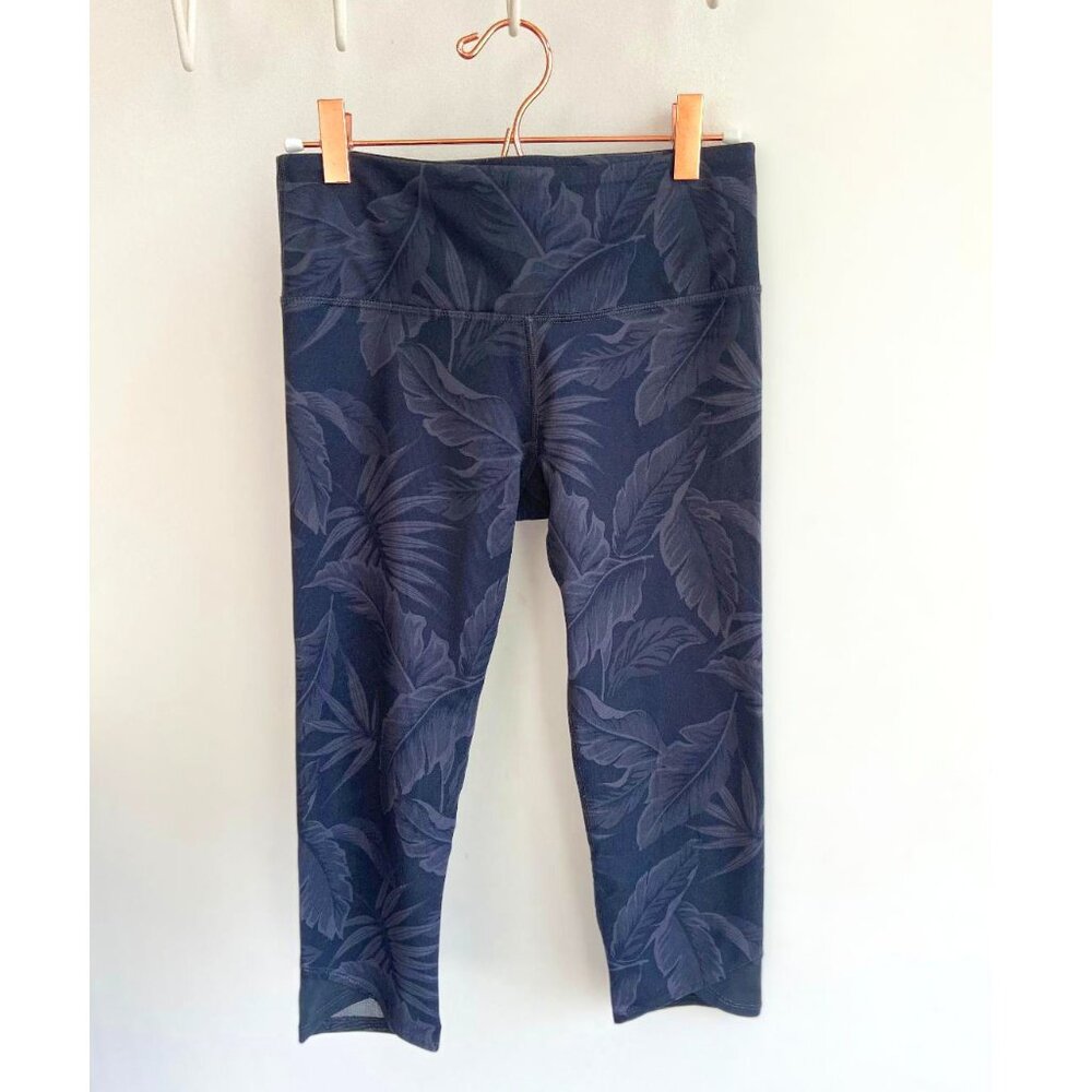 Glyder Women's Black Leaf Print Capri Leggings